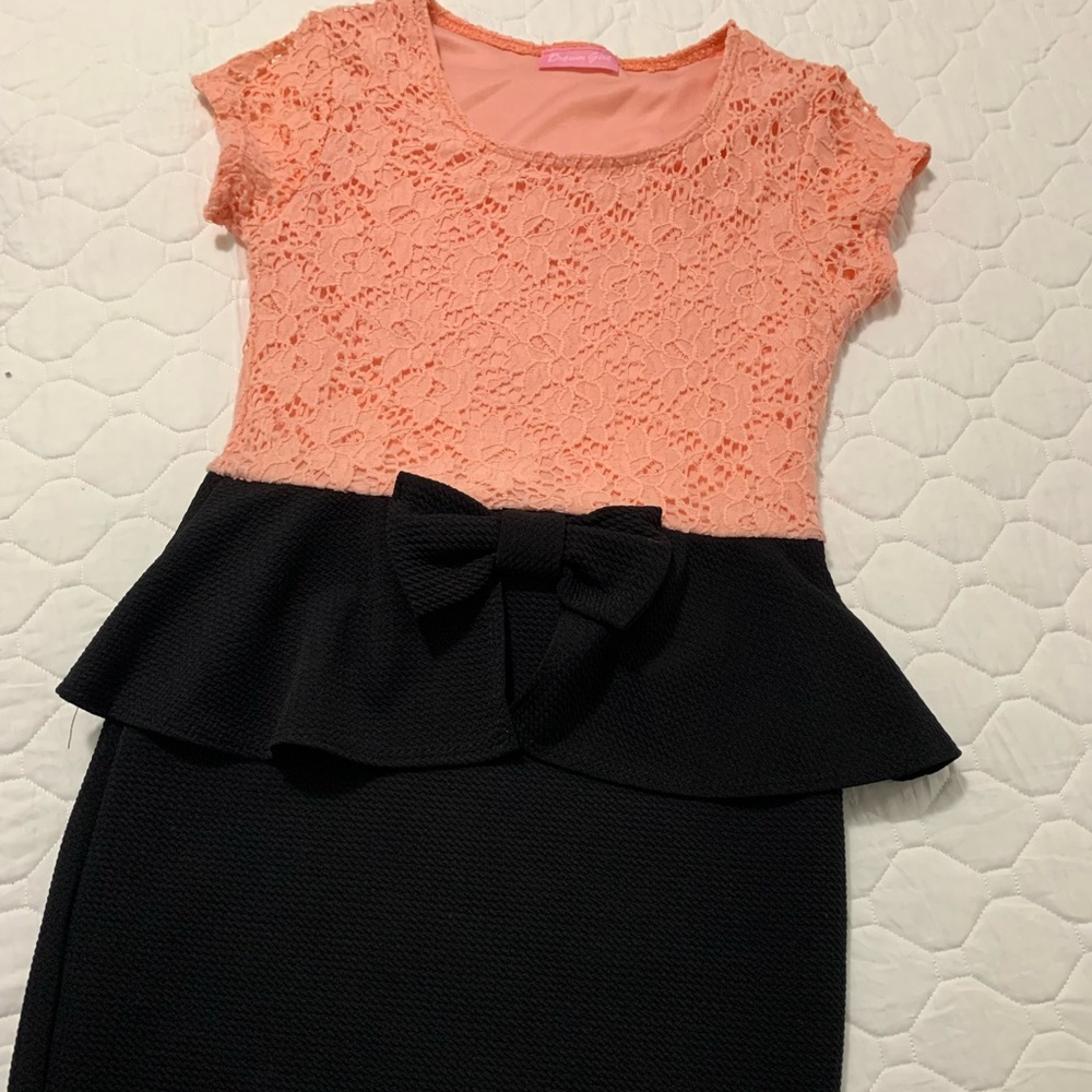 Girls Dress Size 7-8 Color Coral and Black